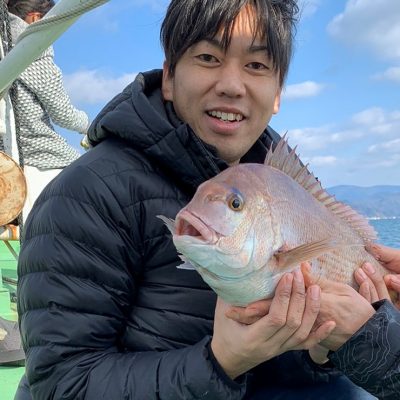玉城さん　愛媛の宇和島で年始からタイ釣り　めでたい！